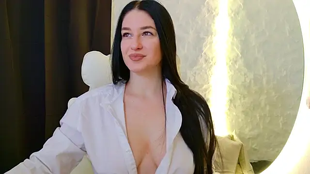 moniqque online show from October 24, 5:17 am