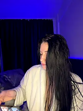 moniqque online show from November 23, 11:31 am