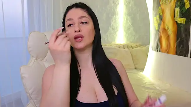 moniqque online show from March 17, 4:59 am