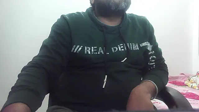 Snapshot of rentarob chatting on February 4, 6:38 pm rentarob online show from February 4, 6:38 pm