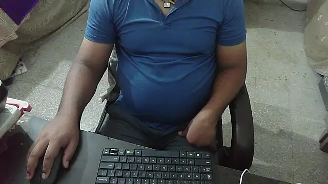 Snapshot of rentarob chatting on October 9, 9:37 pm rentarob online show from October 9, 9:37 pm