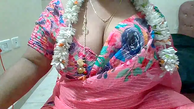 Snapshot of archanatelugu9 chatting on October 16, 2:31 am archanatelugu9 online show from October 16, 2:31 am