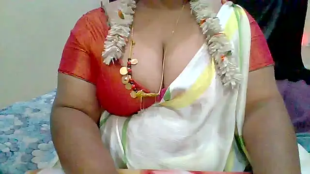 Snapshot of archanatelugu9 chatting on January 20, 5:15 am archanatelugu9 online show from January 20, 5:15 am