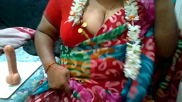 Snapshot of archanatelugu9 chatting on February 7, 7:07 am archanatelugu9 online show from February 7, 7:07 am