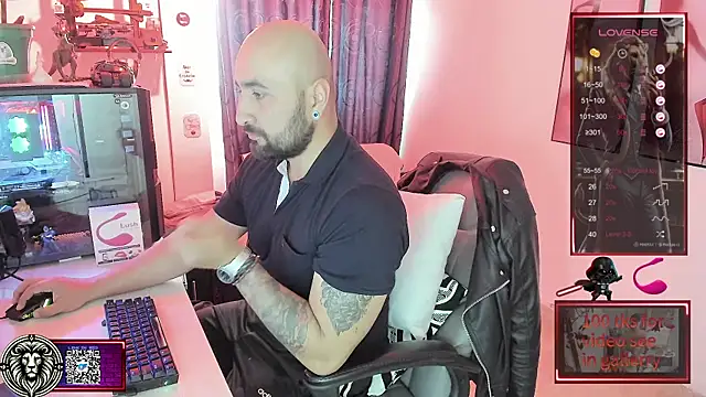 Snapshot of Leon_1234 chatting on February 9, 4:40 pm Leon 1234 online show from February 9, 4:40 pm