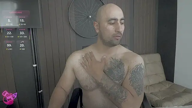 Snapshot of Leon_1234 chatting on June 27, 5:30 pm Leon 1234 online show from June 27, 5:30 pm