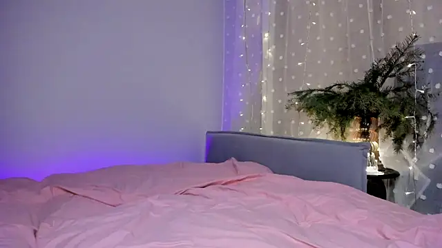 lina stones online show from December 3, 10:47 am