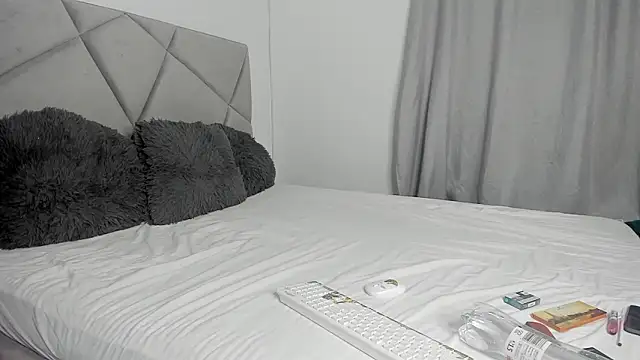 BlueEyesLexy online show from February 3, 5:05 am