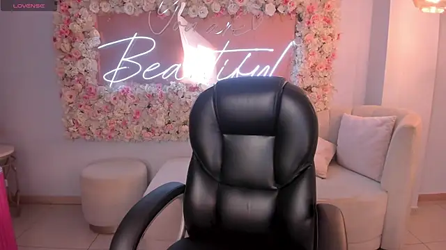 MileyCruz  online show from April 8, 7:26 pm