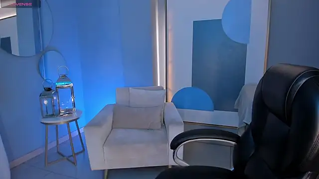 Snapshot of DannaCruz chatting on December 4, 7:02 pm DannaCruz online show from December 4, 7:02 pm