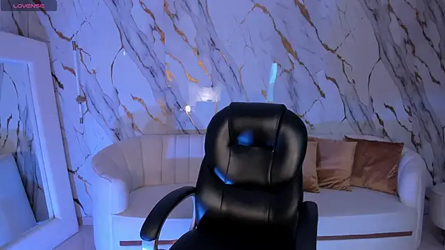 Snapshot of DannaCruz chatting on November 11, 7:52 pm DannaCruz online show from November 11, 7:52 pm