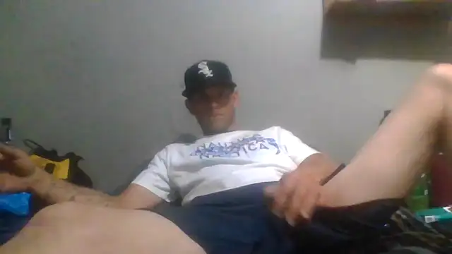 Snapshot of daddytim0 chatting on March 16, 6:50 am daddytim0 online show from March 16, 6:50 am