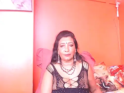 indiansarika65 online show from February 19, 4:09 am