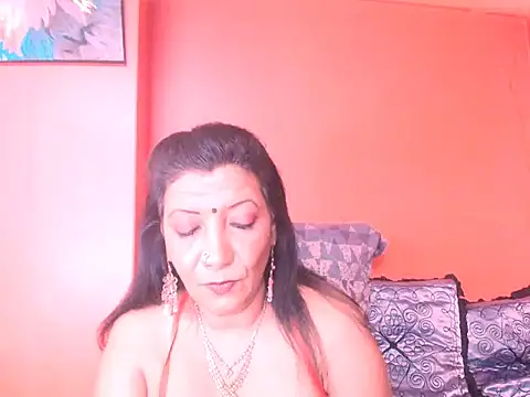 Snapshot of indiansarika65 chatting on September 25, 4:35 pm indiansarika65 online show from September 25, 4:35 pm