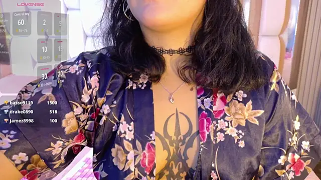 valkiria moore online show from September 20, 8:03 pm