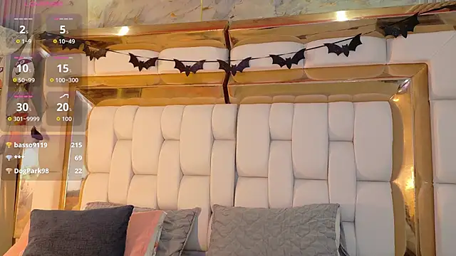 valkiria moore online show from October 27, 8:10 pm