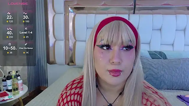 valkiria moore online show from February 2, 8:08 pm