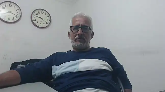 Snapshot of cenizo10124 chatting on February 23, 2:18 am cenizo10124 online show from February 23, 2:18 am