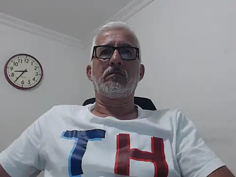 Snapshot of cenizo10124 chatting on September 29, 1:34 am cenizo10124 online show from September 29, 1:34 am