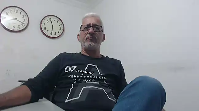 Snapshot of cenizo10124 chatting on December 16, 10:56 pm cenizo10124 online show from December 16, 10:56 pm