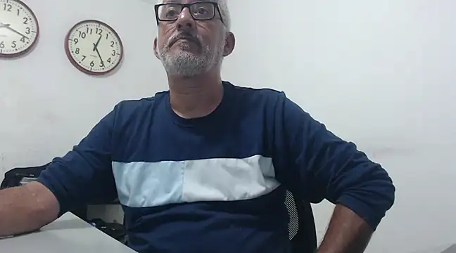 Snapshot of cenizo10124 chatting on February 23, 5:23 am cenizo10124 online show from February 23, 5:23 am