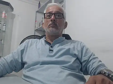 Snapshot of cenizo10124 chatting on October 21, 2:16 pm cenizo10124 online show from October 21, 2:16 pm