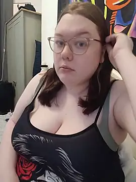 Sexycurvyemilyy online show from July 19, 5:42 pm