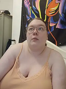 Sexycurvyemilyy online show from July 8, 9:26 pm