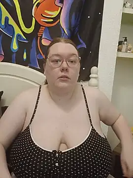 Sexycurvyemilyy online show from June 26, 10:04 pm