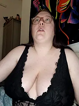 Sexycurvyemilyy online show from March 1, 10:10 pm