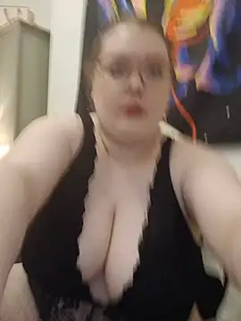 Sexycurvyemilyy online show from June 19, 9:31 pm