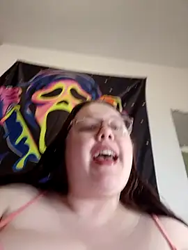 Sexycurvyemilyy online show from March 28, 10:00 pm