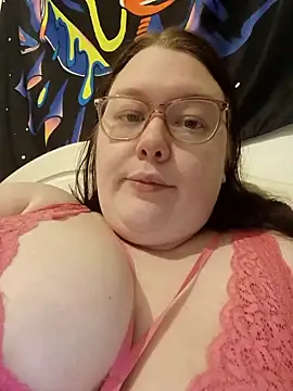 Sexycurvyemilyy online show from December 16, 9:30 pm