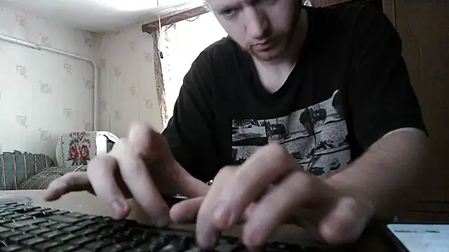 Snapshot of FillipsonDon chatting on July 17, 10:12 am FillipsonDon online show from July 17, 10:12 am