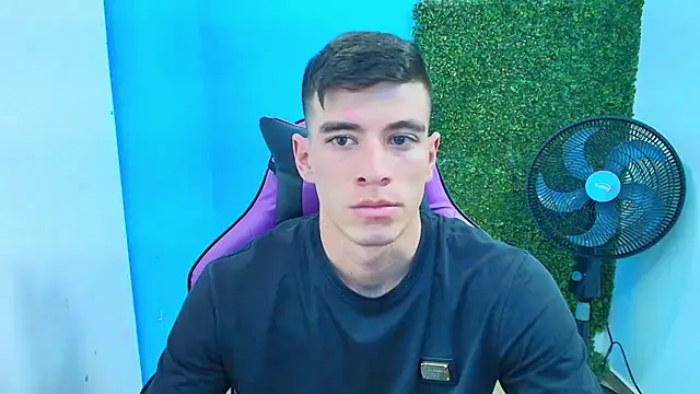 Snapshot of DEIBY_BABY chatting on February 13, 2:01 am DEIBY BABY online show from February 13, 2:01 am