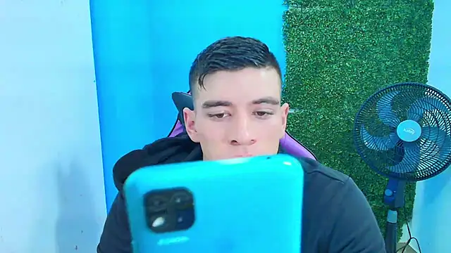 Snapshot of DEIBY_BABY chatting on February 13, 9:38 pm DEIBY BABY online show from February 13, 9:38 pm