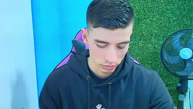 Snapshot of DEIBY_BABY chatting on February 15, 10:21 pm DEIBY BABY online show from February 15, 10:21 pm