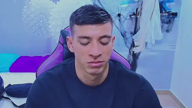 Snapshot of DEIBY_BABY chatting on November 1, 10:03 pm DEIBY BABY online show from November 1, 10:03 pm