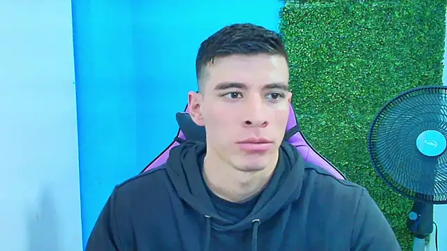 Snapshot of DEIBY_BABY chatting on February 14, 9:10 pm DEIBY BABY online show from February 14, 9:10 pm