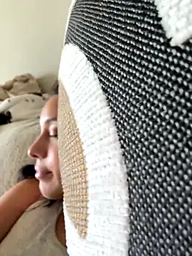 Snapshot of Natur4lBeautyb33 chatting on October 21, 8:52 pm Natur4lBeautyb33 online show from October 21, 8:52 pm