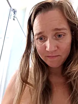 Snapshot of SkyelarSommer chatting on November 14, 3:59 pm SkyelarSommer online show from November 14, 3:59 pm