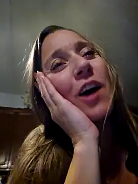 SkyelarSommer online show from March 22, 5:10 am