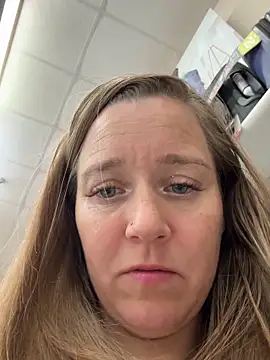 SkyelarSommer online show from April 2, 3:41 pm