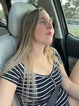 SkyelarSommer online show from February 4, 10:38 pm