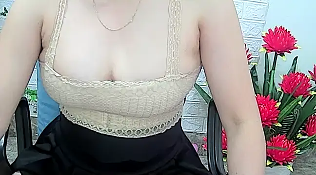 Snapshot of Jasmine798 chatting on February 24, 7:11 am Jasmine798 online show from February 24, 7:11 am