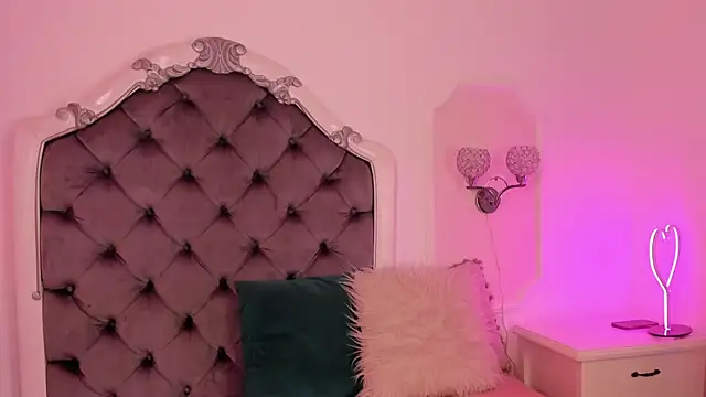 Victoria Watsson online show from March 17, 7:48 pm