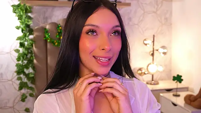 Victoria Watsson online show from March 17, 12:30 pm