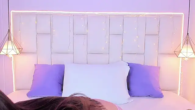 SarahSophia  online show from November 13, 11:25 am