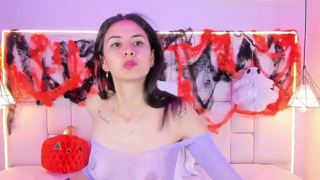 SarahSophia  online show from October 22, 11:31 am