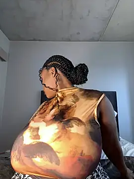 Snapshot of KnockoutBestie chatting on March 10, 11:23 am KnockoutBestie online show from March 10, 11:23 am